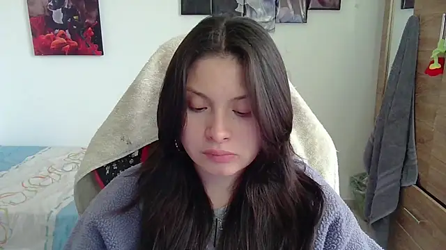Snapshot of yessica_gomez01 chatting on 05-03-26, 10:02 yessica gomez01 online show from 05-03-26, 10:02