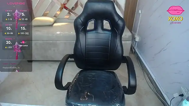 Clhoe b online show from 04-10-26, 08:16