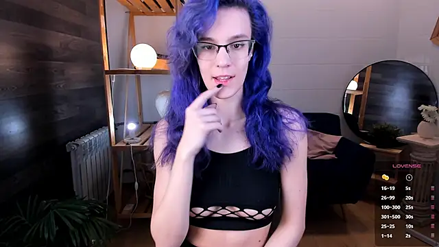 AuraLaunni online show from 06-21-26, 06:41