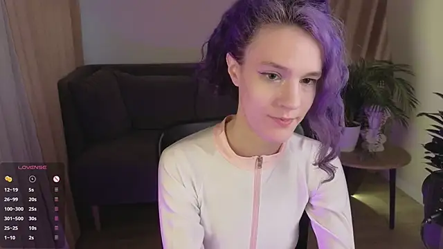 AuraLaunni online show from 04-12-26, 06:49