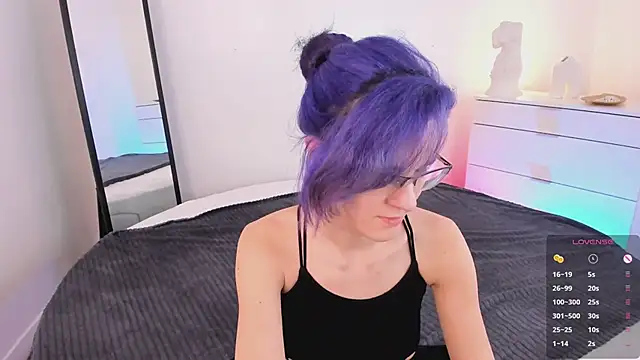 AuraLaunni online show from 06-20-26, 06:51