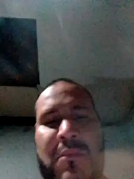 Snapshot of Guanatos13 chatting on 03-05-26, 04:31 Guanatos13 online show from 03-05-26, 04:31