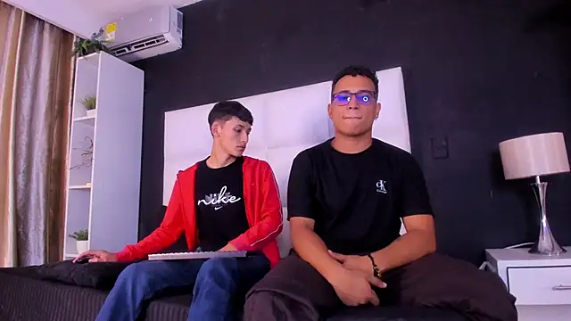 Snapshot of Alejandro_Tom chatting on 01-14-26, 03:43 Alejandro Tom online show from 01-14-26, 03:43