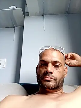 someone2lookAT online show from 01-12-26, 02:13