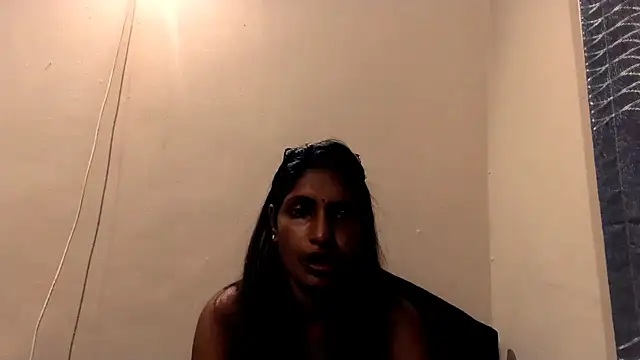 indianhoney69 online show from 04-11-26, 06:00