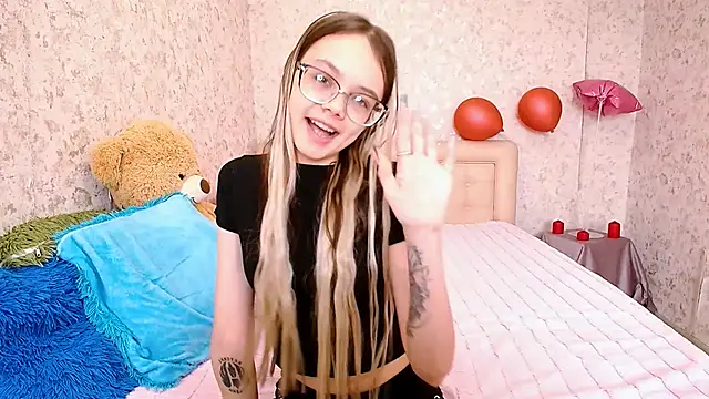 LolliStrawberry online show from 03-26-26, 06:44