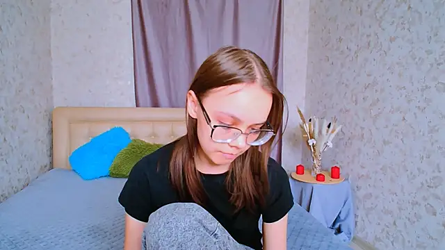 LolliStrawberry online show from 04-10-26, 10:11