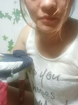 Snapshot of jjennyyy chatting on 05-20-26, 02:03 jjennyyy online show from 05-20-26, 02:03