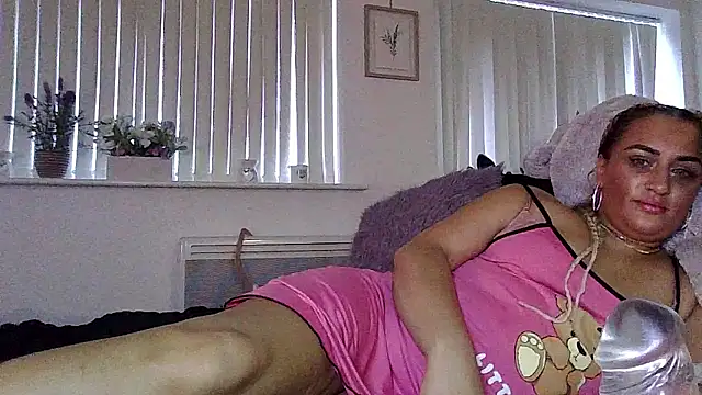 Snapshot of KiraBestxo chatting on 01-15-26, 10:29 KiraBestxo online show from 01-15-26, 10:29