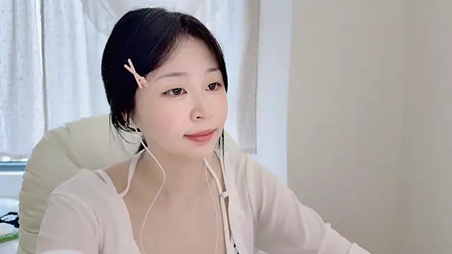 Onefiona online show from 07-18-26, 07:06