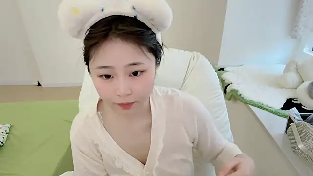 Snapshot of Onefiona chatting on 03-30-26, 06:48 Onefiona online show from 03-30-26, 06:48