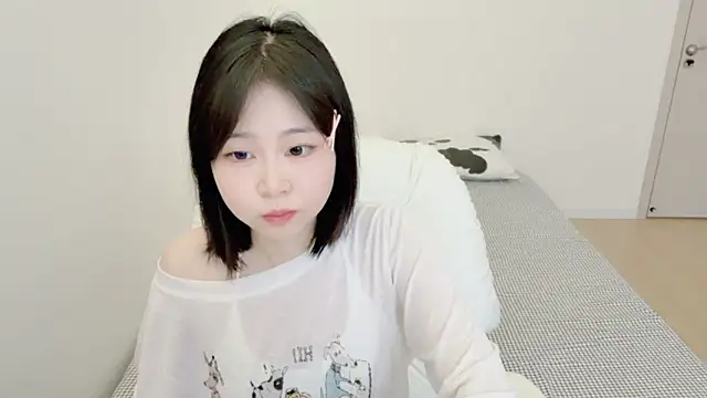 Snapshot of Onefiona chatting on 06-16-26, 06:35 Onefiona online show from 06-16-26, 06:35