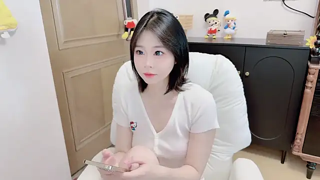 Onefiona online show from 06-18-26, 05:39