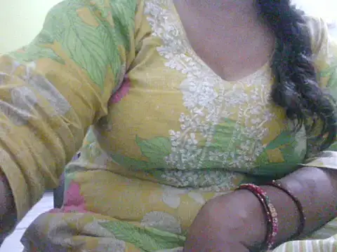 Snapshot of mohini_bhabhi chatting on 05-16-26, 11:53 mohini bhabhi online show from 05-16-26, 11:53