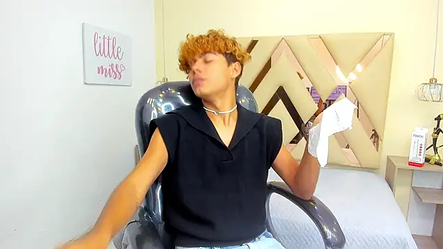 Snapshot of Anyelo_Twink chatting on 01-31-26, 07:12 Anyelo Twink online show from 01-31-26, 07:12