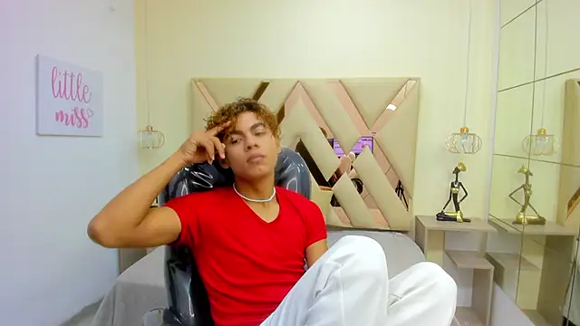 Snapshot of Anyelo_Twink chatting on 02-19-26, 08:06 Anyelo Twink online show from 02-19-26, 08:06