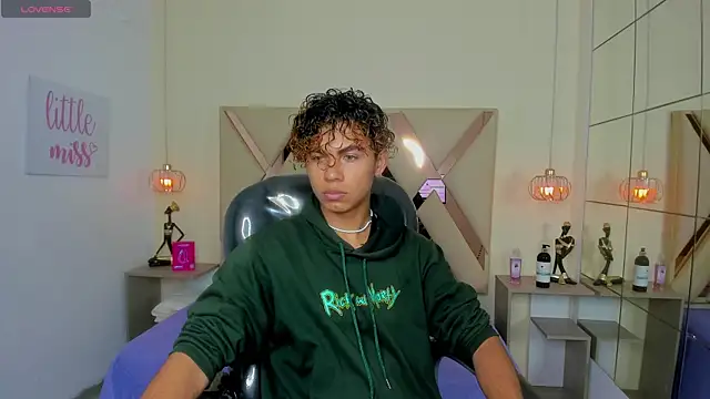 Anyelo Twink online show from 06-04-26, 08:13