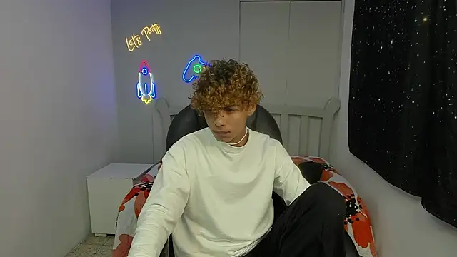 Snapshot of Anyelo_Twink chatting on 02-02-26, 08:19 Anyelo Twink online show from 02-02-26, 08:19