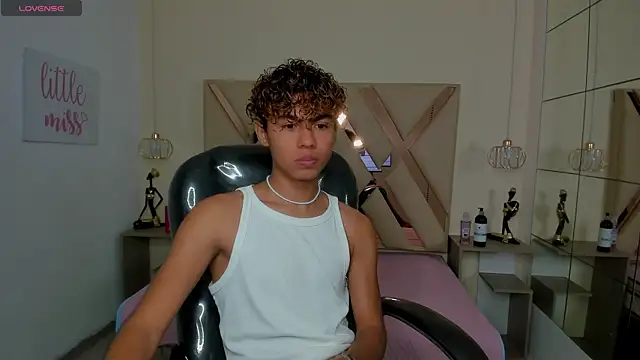 Anyelo Twink online show from 05-23-26, 09:03