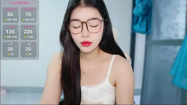 Snapshot of -XiaoYu-777 chatting on 02-22-26, 07:22 -XiaoYu-777 online show from 02-22-26, 07:22