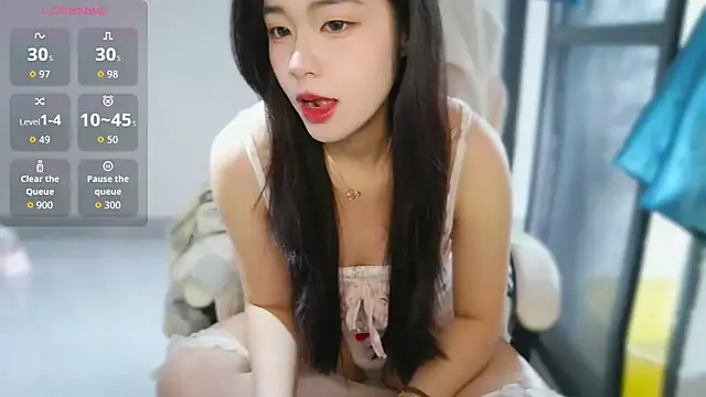 Snapshot of -XiaoYu-777 chatting on 02-14-26, 06:35 -XiaoYu-777 online show from 02-14-26, 06:35