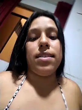 Snapshot of Aleja_1426 chatting on 03-29-26, 10:44 Aleja 1426 online show from 03-29-26, 10:44