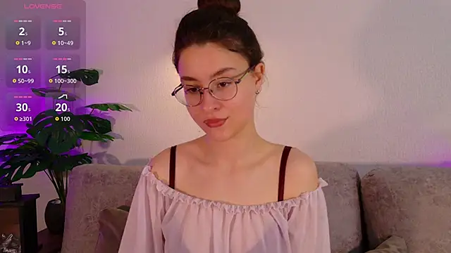 Snapshot of classy____ chatting on 06-11-26, 04:37 classy online show from 06-11-26, 04:37