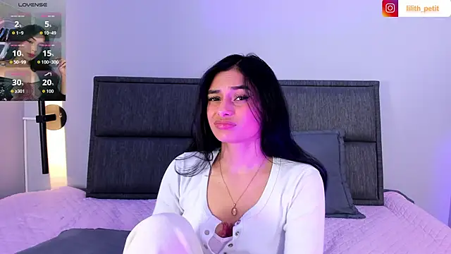 lilith petit  online show from 06-20-26, 01:16