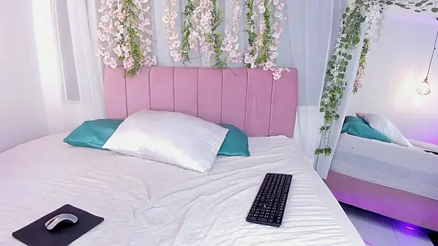 nicky bonny18 online show from 02-10-26, 12:15