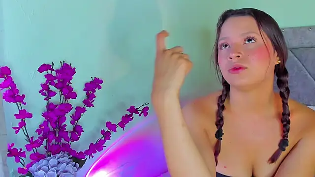 Britanny77 online show from 04-09-26, 10:05