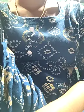 Snapshot of call_me_ammulu099 chatting on 01-12-26, 05:58 call me ammulu099 online show from 01-12-26, 05:58