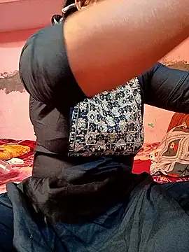 Snapshot of Soni_299 chatting on 02-16-26, 06:56 Soni 299 online show from 02-16-26, 06:56