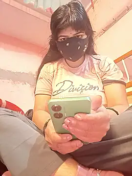 Snapshot of Soni_299 chatting on 01-18-26, 11:57 Soni 299 online show from 01-18-26, 11:57