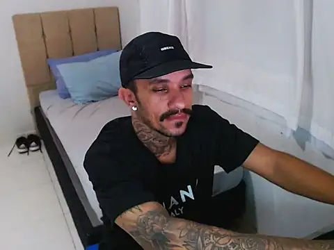 lipegonzalezz online show from 02-12-26, 02:44