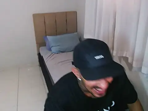 lipegonzalezz online show from 02-12-26, 03:23