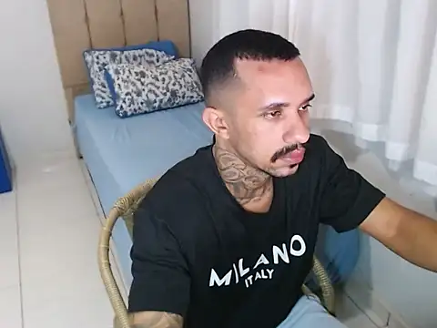 lipegonzalezz online show from 02-26-26, 02:17