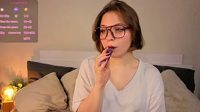 Next2Marie online show from 04-10-26, 02:29