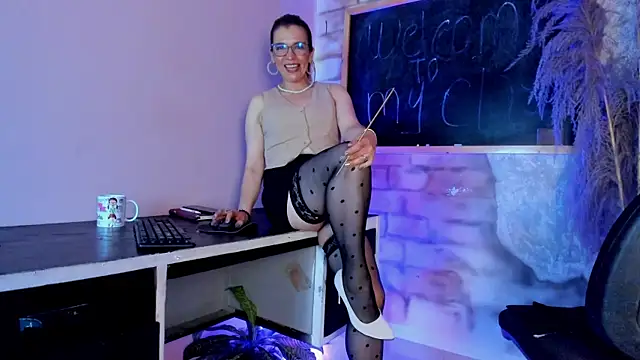 Snapshot of milenahot__69 chatting on 07-02-26, 11:27 milenahot 69 online show from 07-02-26, 11:27