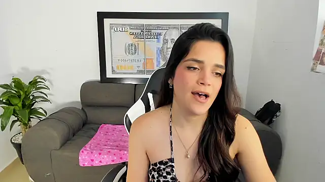 Snapshot of LucianaMoreau chatting on 03-04-26, 09:00 LucianaMoreau online show from 03-04-26, 09:00