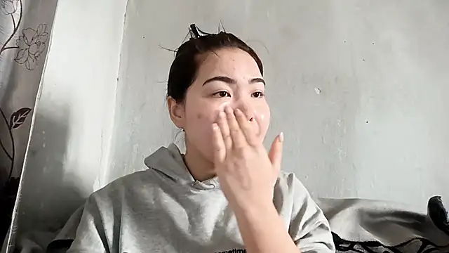 Snapshot of MollyAsian chatting on 02-05-26, 04:30 MollyAsian online show from 02-05-26, 04:30