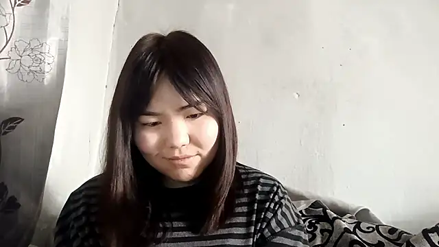 Snapshot of MollyAsian chatting on 02-10-26, 05:06 MollyAsian online show from 02-10-26, 05:06