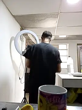 torvyHot online show from 01-12-26, 07:42