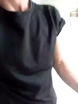 torvyHot online show from 04-10-26, 07:32