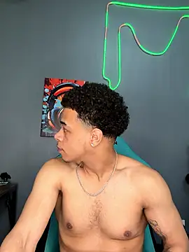 Snapshot of l-laross chatting on 01-12-26, 03:52 l-laross online show from 01-12-26, 03:52