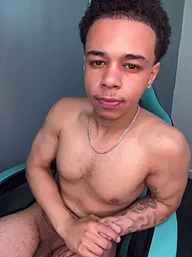 Snapshot of l-laross chatting on 05-22-26, 11:41 l-laross online show from 05-22-26, 11:41