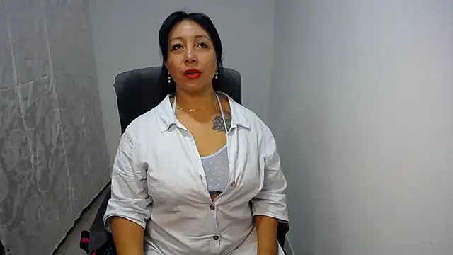 soyElena46 online show from 03-05-26, 11:51