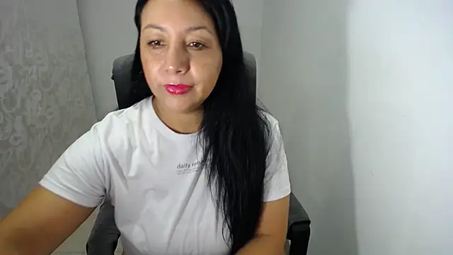 soyElena46 online show from 07-25-26, 12:00