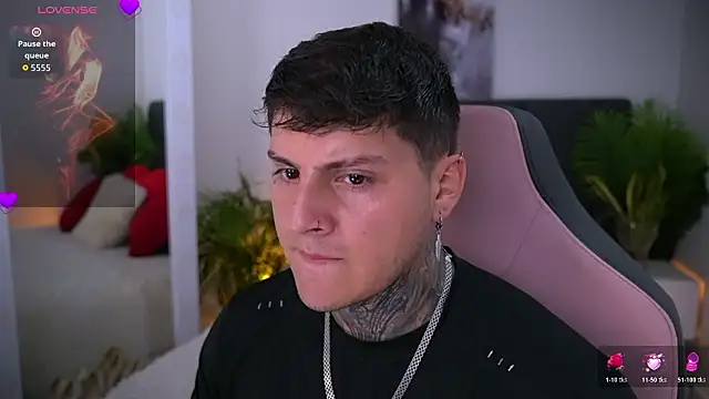 Snapshot of goldenatlasX chatting on 02-07-26, 07:55 goldenatlasX online show from 02-07-26, 07:55