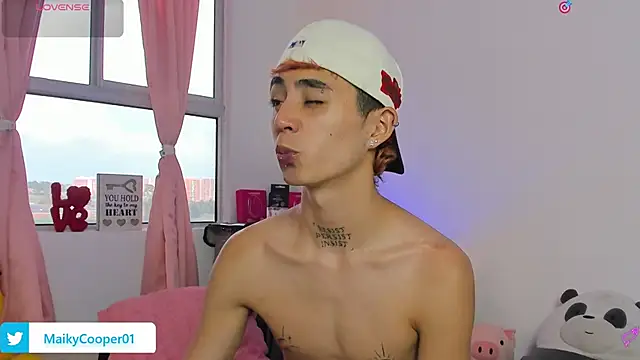 Maiky Cooper01 online show from 03-04-26, 08:05