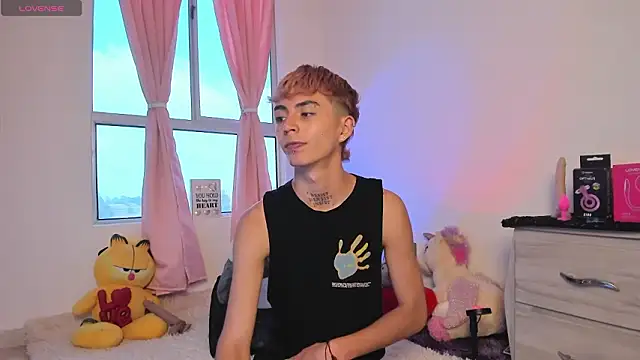 Maiky Cooper01 online show from 02-11-26, 05:02